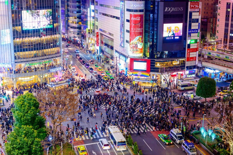 Tại Shibuya có nhiều cửa hàng thời trang