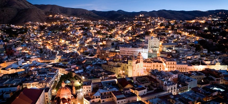 Thành phố Guanajuato, Mexico lên đèn