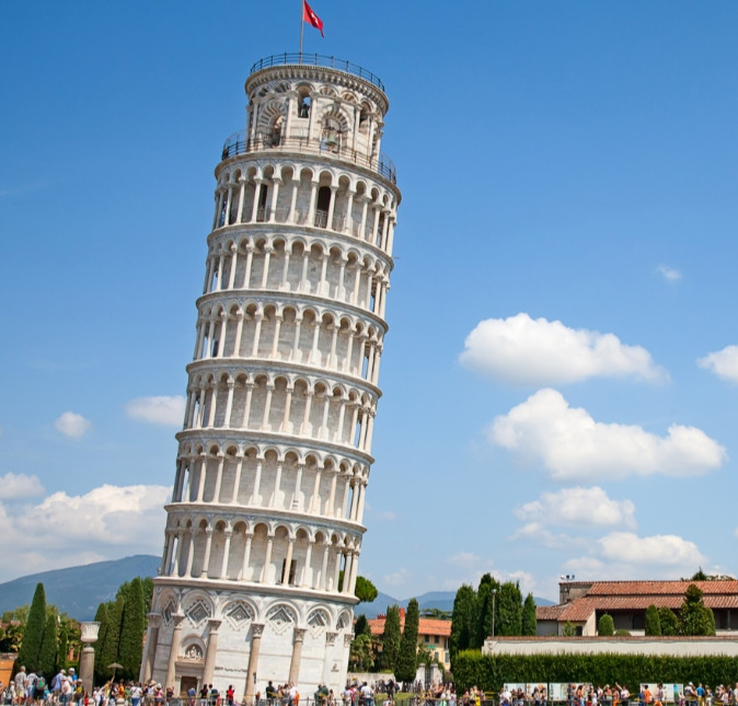 Cận cảnh tháp nghiêng Pisa