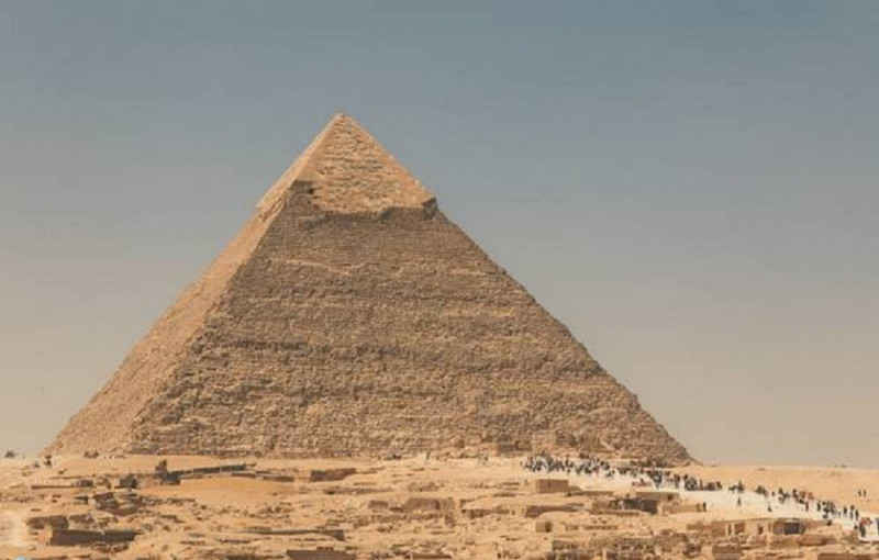 Đại kim tự tháp Ai Cập là một trong số kim tự tháp được xây dựng từ khoảng 2,3 triệu khối đá vôi