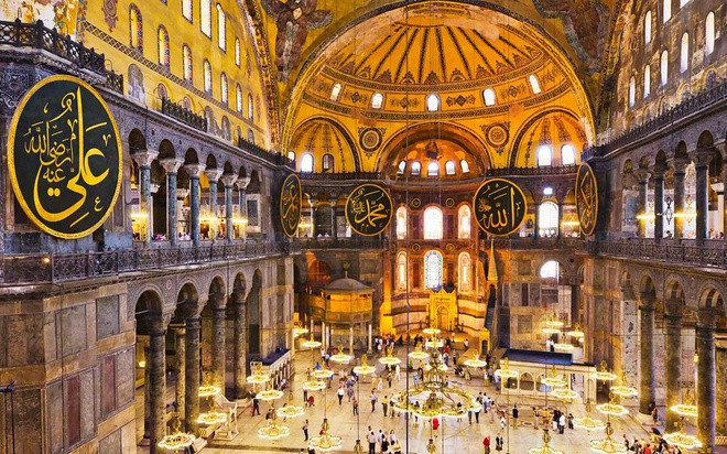 Nhà thờ Hagia Sophia là nơi hội tụ của nhiều nền văn minh