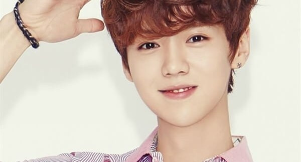 Luhan dễ thương với kiểu tóc xoăn này