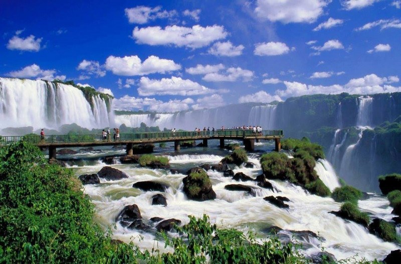 Cận cảnh vẻ đẹp ấn tượng và hùng vĩ của thác Iguazu