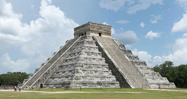 Kim tự tháp Chichen Itza