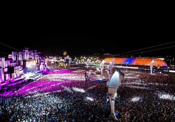 Lễ hội nhạc âm nhạc Rock In Rio được tổ chức đầu tiên tại Rio de Janeiro