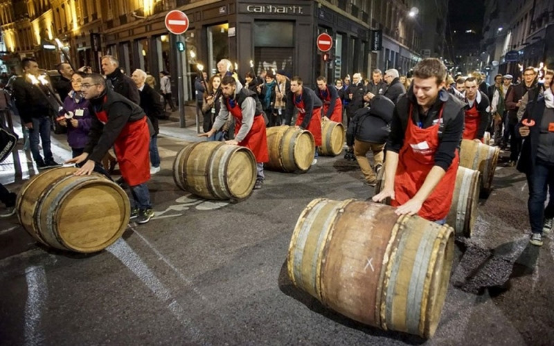Tham gia lễ hội rượu vang của nước Pháp là có cơ hội thưởng thức ly rượu vang trứ danh