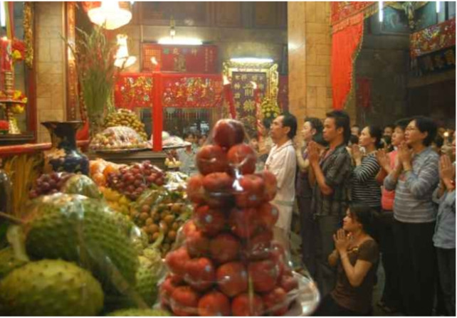 Cúng trái cây tại Lễ Chol Chnam Thmay