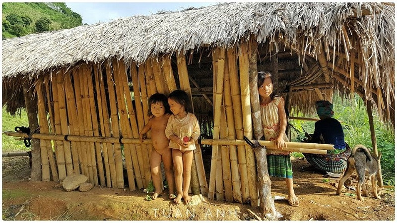 Trẻ em ở một xã ở Mù Cang Chải