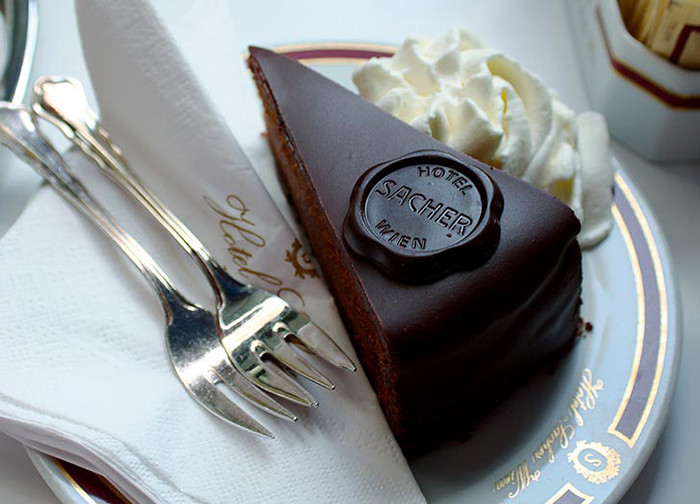 Bánh Sachertorte (Áo)