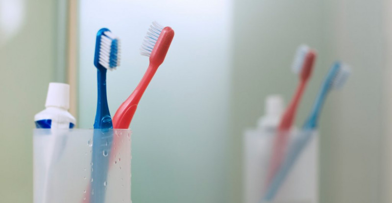 Kệ treo bàn chải đánh răng dễ mang mầm bệnh