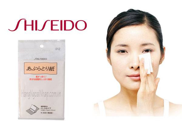 Giấy thấm dầu Sheseido được coi là vị cứu tinh cho phái đẹp trong những ngày hè nóng bức, nhất là những bạn có làn da nhờn.