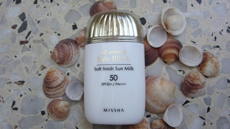 Kem chống nắng Missha All-around Safe Block Waterproof Sun Milk SPF50/PA+++i