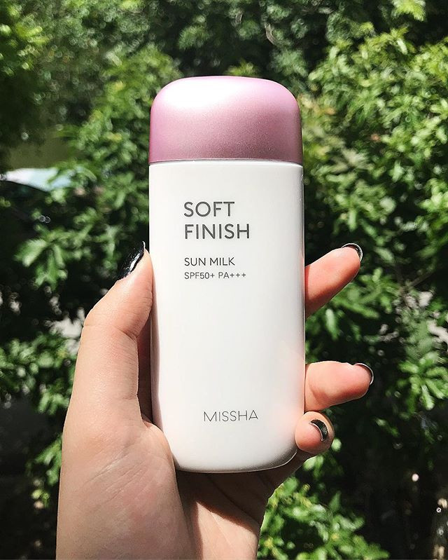 Kem chống nắng dạng sữa dịu nhẹ, nâng tone da Missha All-Around Safe Block Soft Finish Sun Milk SPF50+ PA+++