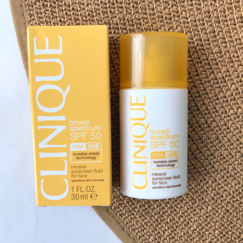 Kem chống nắng ﻿Clinique Face SPF 30 Mineral Sunscreen
