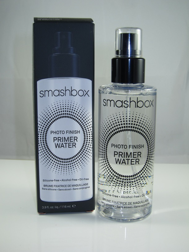 ﻿ Smashbox Photo Finish Primer Water là sản phẩm tích hợp ba công dụng trong cùng một sản phầm: Xịt khóa makeup, xịt khoáng, xịt dưỡng ẩm