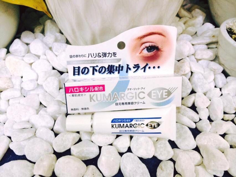 Kem mắt trị quầng thâm Kumargic là một sản phẩm của thương hiệu Hadariki đến từ Nhật Bản