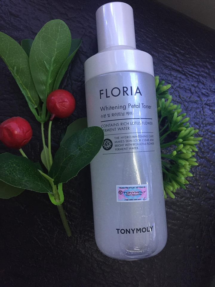 Nước hoa hồng Floria Whitening Petal Toner