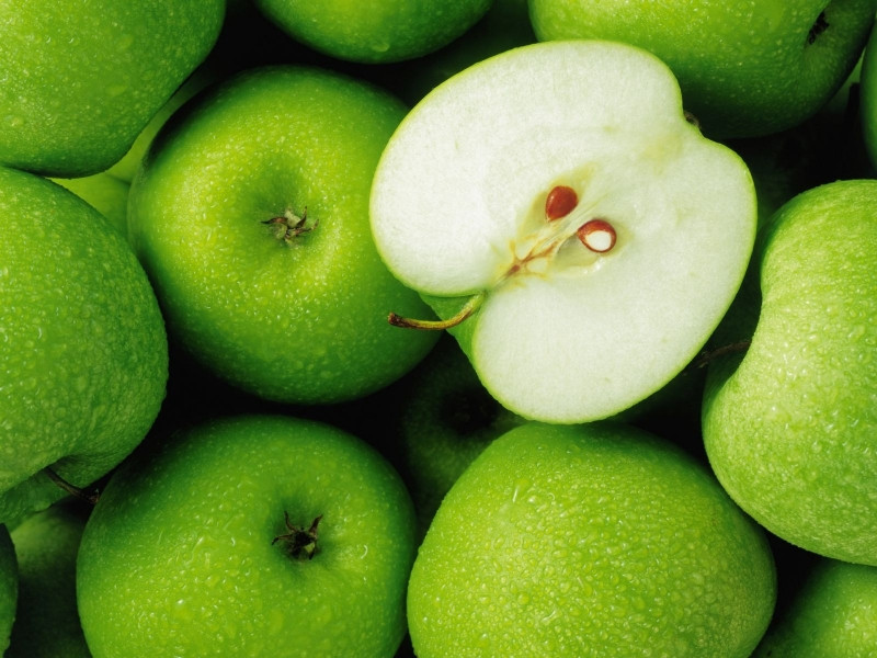 Vỏ táo chứa nhiều chất xơ rất tốt cho cơ thể