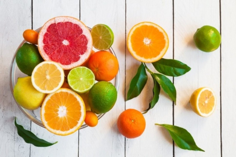 Những loại trái cây có múi có chứa lượng vitamin C dồi dào để làm tăng khả năng sản xuất tế bào bạch cầu