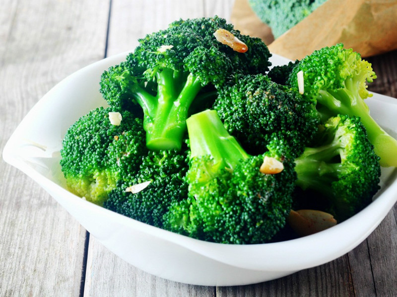 Bông cải xanh còn chứa rất nhiều chất phytochemical và chất chống oxy hóa, loại chất giúp cơ thể chống lại bệnh tật và các bệnh nhiễm trùng khác nhau.﻿