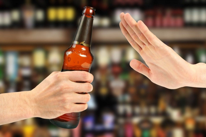 Rượu bia ảnh hưởng đến sức khỏe và môi nguy hại cho làn da của bạn
