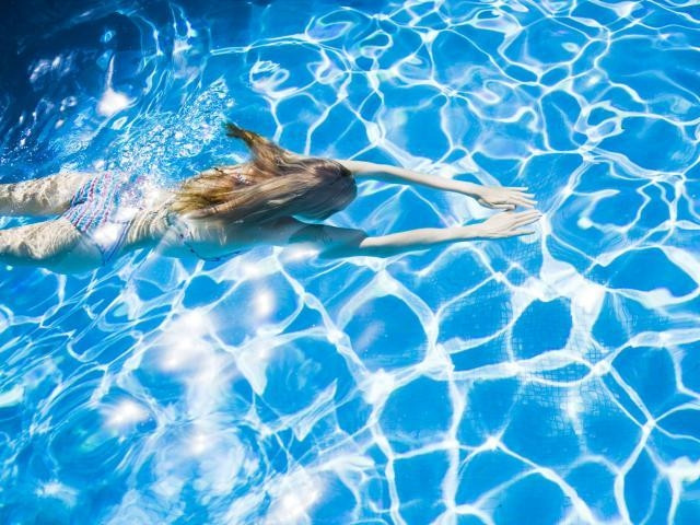 Bơi lội giúp chúng ta cảm thấy khoan khoái, vui vẻ hơn... đó là những yếu tố cần thiết giúp cuộc sống của chúng ta trở nên dễ chịu và hạnh phúc hơn.