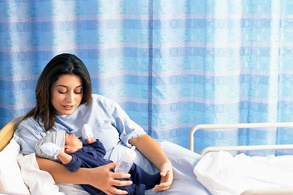 Chi phí nằm viện sau sinh thường không mất nhiều