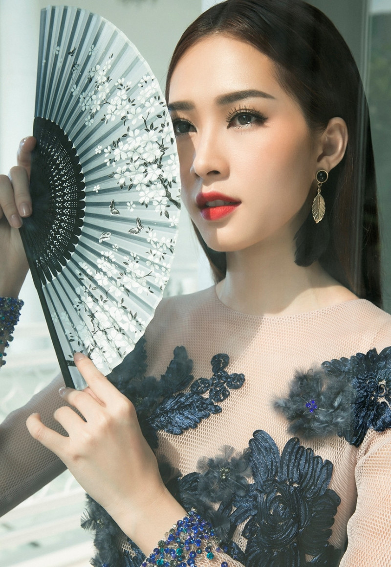 Vẻ đẹp đằm thắm, quyến rũ của Hoa hậu Đặng Thu Thảo với bàn tay makeup của Minh Lộc