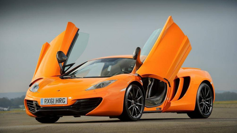 2011: McLaren 12C