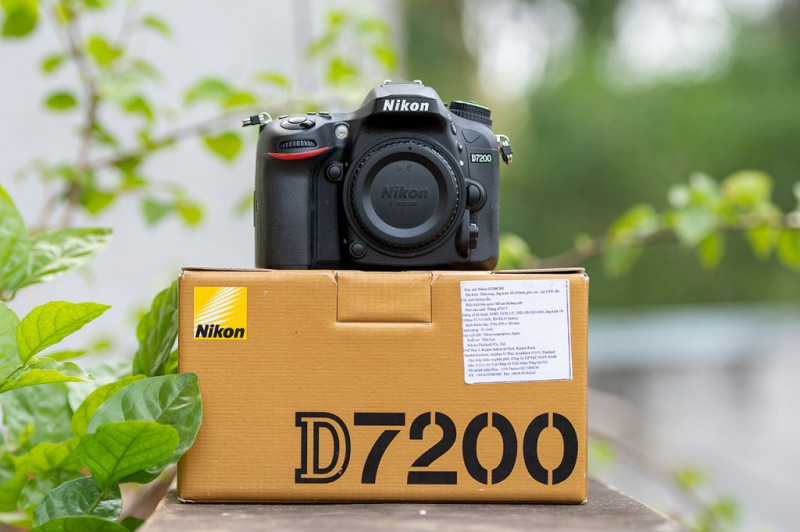 Máy ảnh Nikon D7200