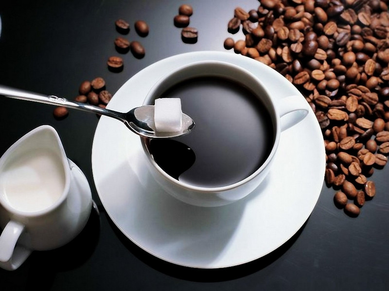 Không nên uống cà phê có quá nhiều đường, sữa. Nó sẽ khiến bạn mập hơn.