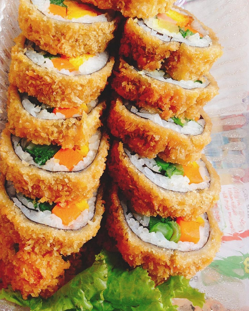 Bạn cũng có thể biến tấu thành kimbap chiên để thay đổi khẩu vị nếu muốn