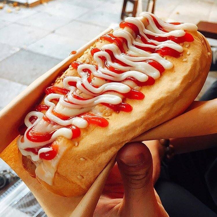 Bánh mì Hotdog phô mai