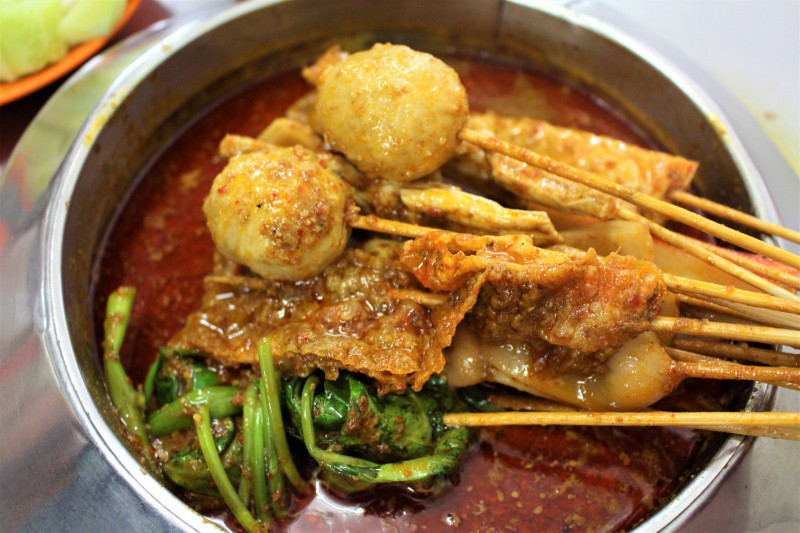 Satay Celup còn được biết đến với cái tên khác là Lok Lok, món lẩu nhúng