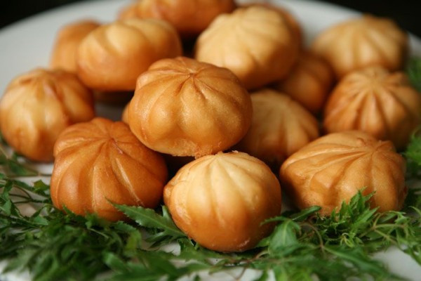 Bánh bao chiên – 4.000đ đến 6.000đ/chiếc