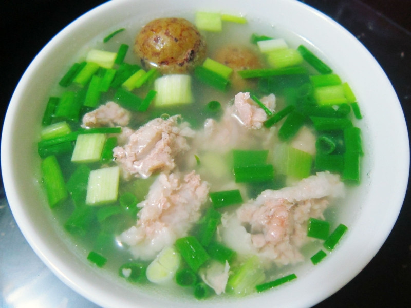 Canh sấu nấu thịt băm