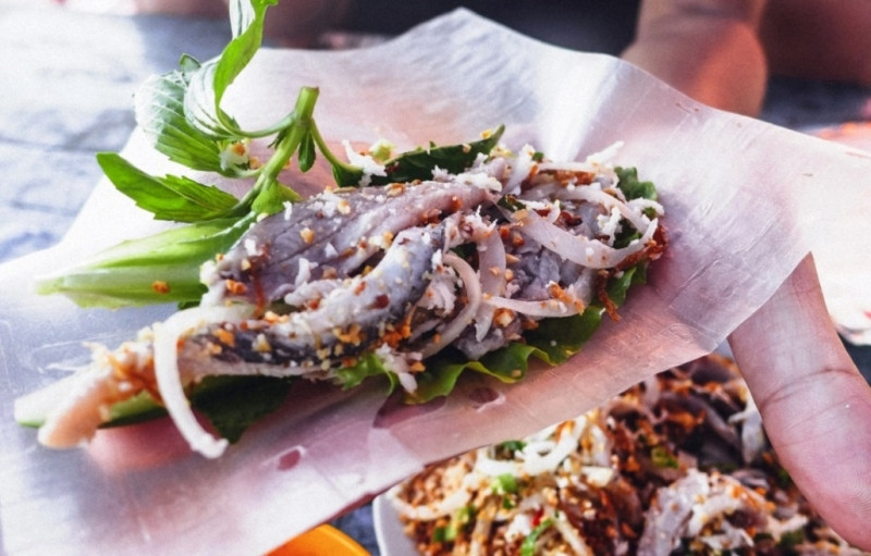 Gỏi cá trích – món ăn đặc sắc trong ẩm thực Phú Quốc