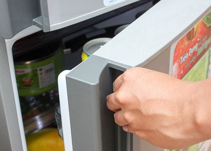 Tay cầm tủ lạnh - nơi có thể lây lan vi khuẩn bất cứ khi nào mở tủ lạnh