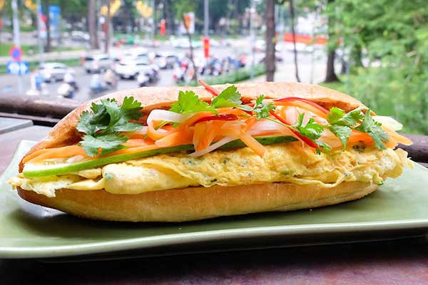 Bánh mì trứng, bữa ăn sáng đủ chất