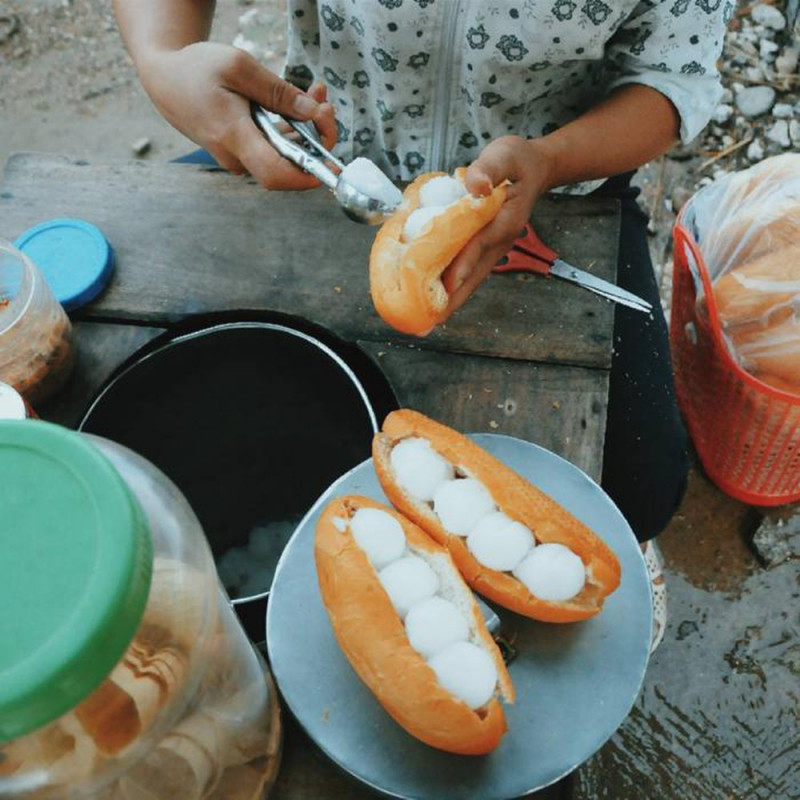 Bánh mì kẹp kem