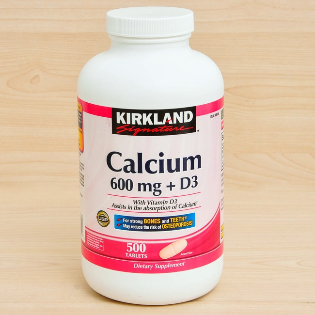 Calcium 500 viên có giá 360.000 đồng một hộp giúp xương chắc khỏe