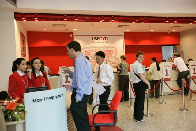 HSBC được biết đến là một trong những tổ chức dịch vụ tài chính và ngân hàng lớn nhất thế giới