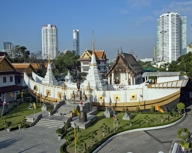 Ngôi chùa nổi tiếng bởi mang hình dáng một con thuyền.