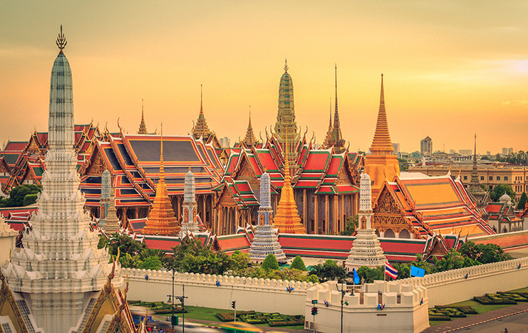 Wat Phra Kaew, ngôi chùa được tọa lạc ngay trung tâm thủ đô Bangkok trong khuôn viên của Cung điện Hoàng gia