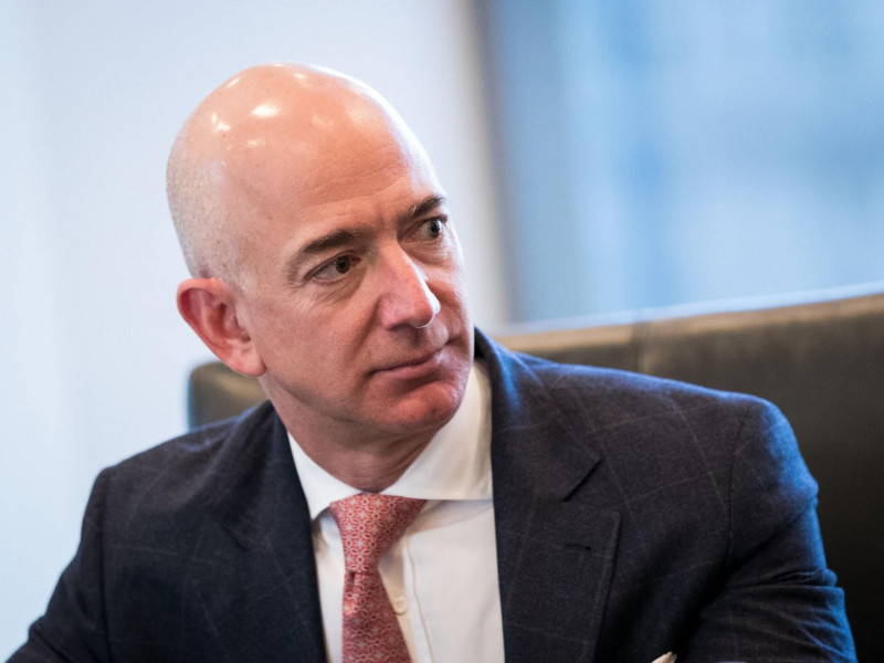 Jeff Bezos và gia đình - tài sản 131 tỷ USD