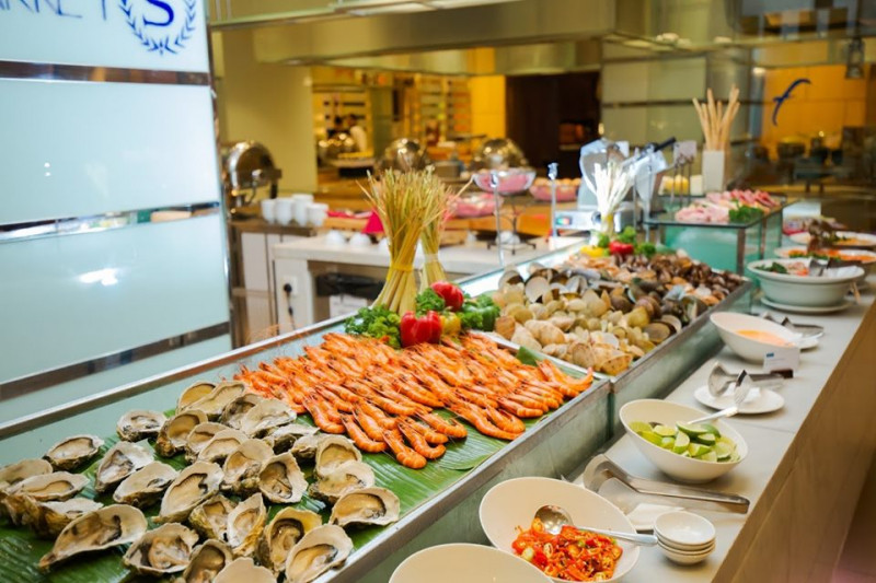 Nhà hàng Feast luôn phục vụ những bữa buffet vô cung chất lượng theo tiêu chuẩn quốc tế