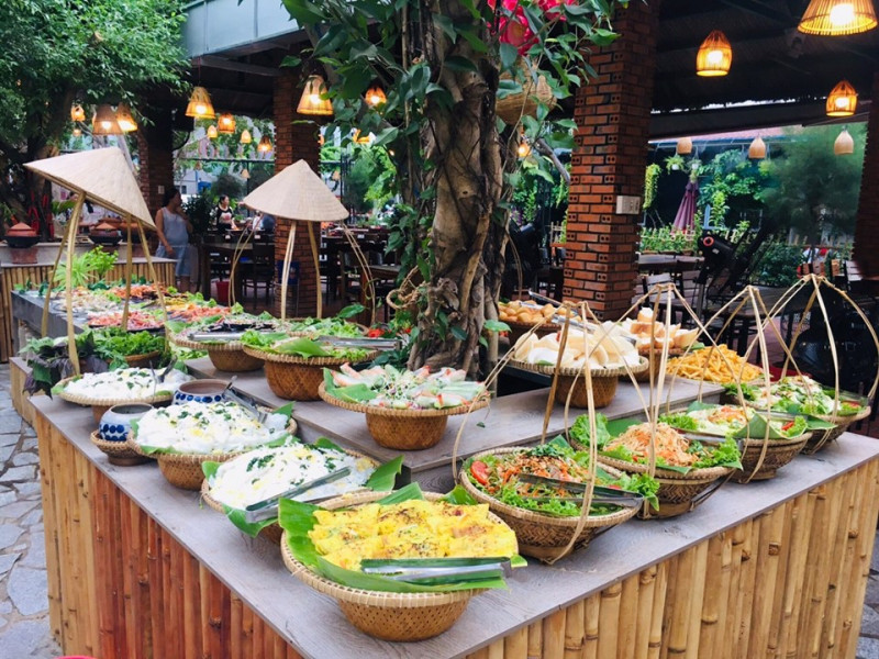 Nhà hàng phục vụ những món đặc trưng của người Việt