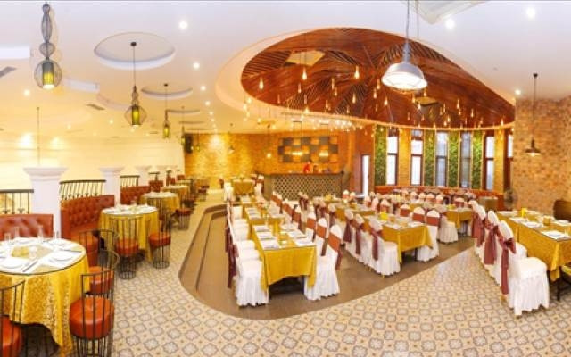 Không gian sang trọng ở Nhà Hàng Buffet The One - Nguyễn Quý Đức