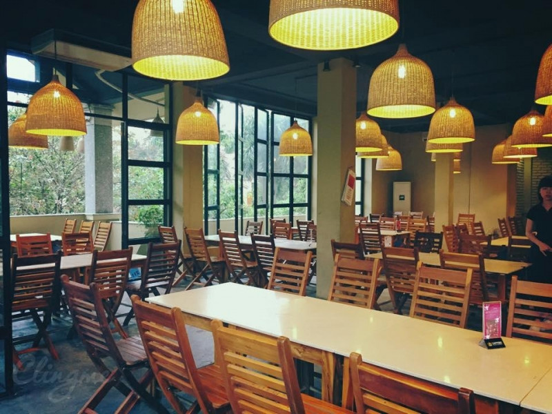 Hẻm Quán là một trong những nhà hàng sở hữu không gian đẹp tại Hà Nội