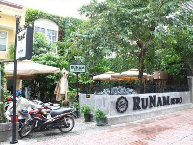 RuNam Bistro - nhà hàng và cafe với không gian ngoài trời thoáng mát, thoải mái